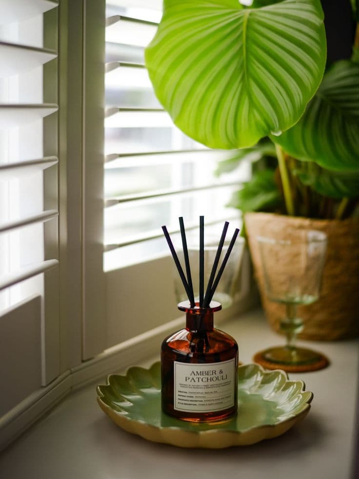 Reed diffuser Reed Diffuser Patchouli dengan stik reed untuk ruang tamu.